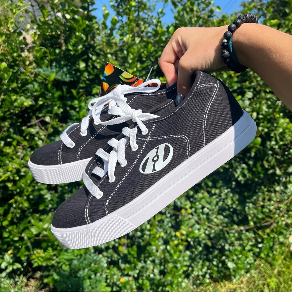 black heelys